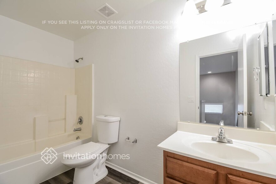 Building Photo - 10904 W Minnezona Ave