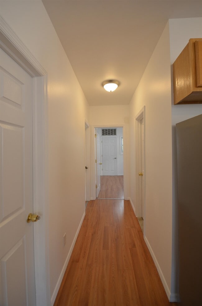 Building Photo - 211 Duncan Ave