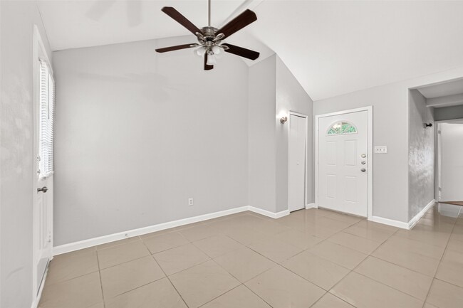 Building Photo - 17421 Ranch Country Rd