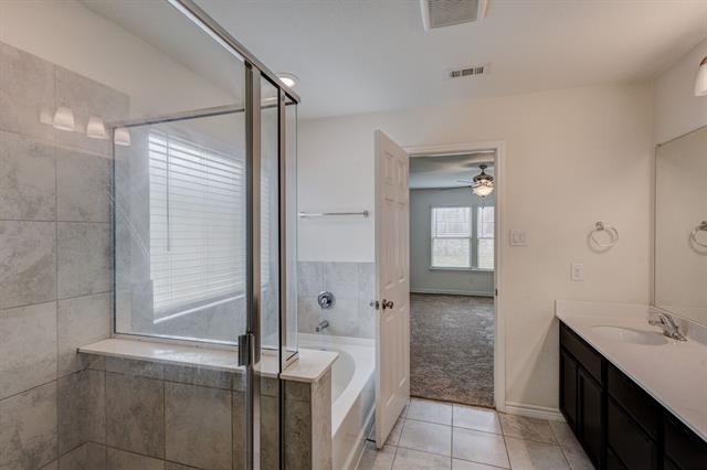 Building Photo - 2700 Tobias Ln