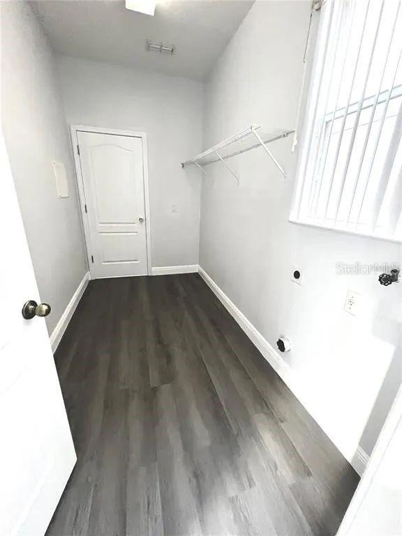 Building Photo - 12946 Grovehurst Ave