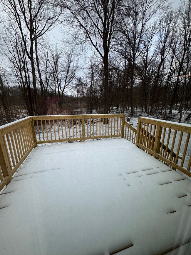 Building Photo - 300 Pegotty Ct NE