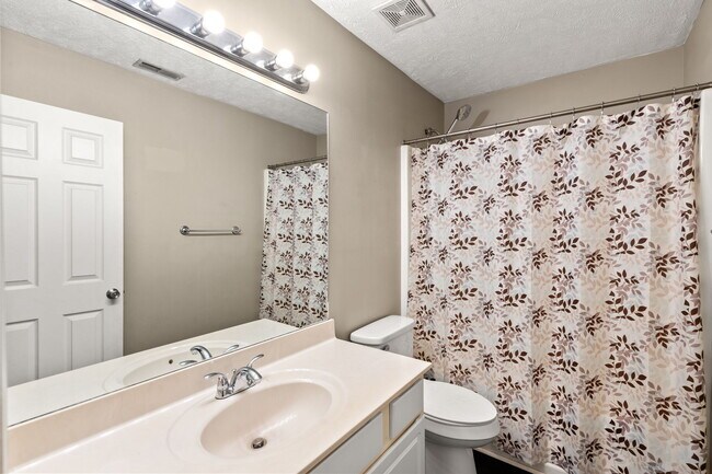 Building Photo - 1576 Chariot Dr
