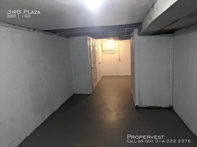 Building Photo - 346 Plaza Ave