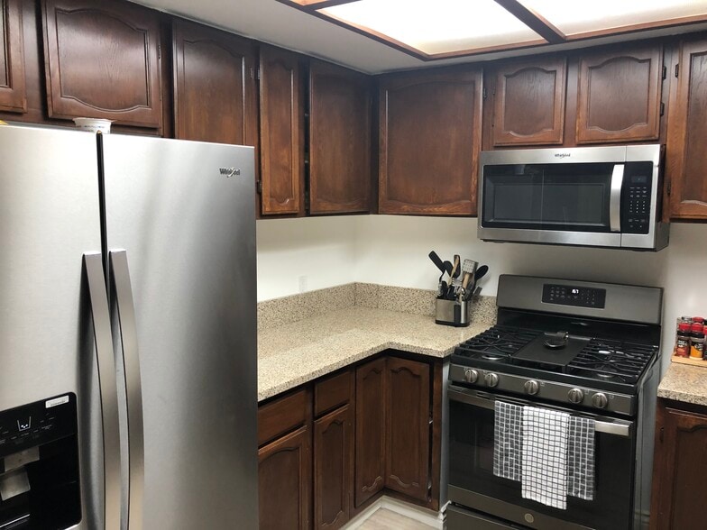 Building Photo - 4629 W 169th St