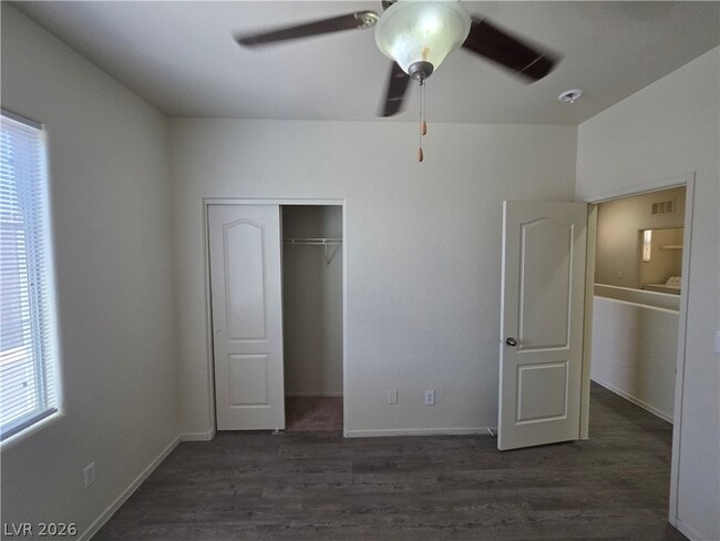 Building Photo - 7510 Perla Del Mar Ave