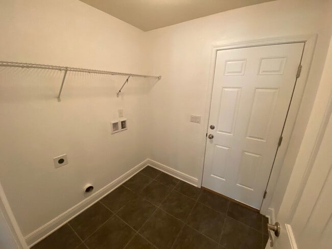 Building Photo - Gulf Breeze - Bay Ridge Park - 4 bedroom, 2 bathroom