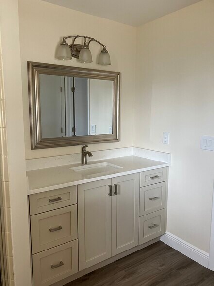 Master Bathroom Vanity - 3712 SW 5th Pl