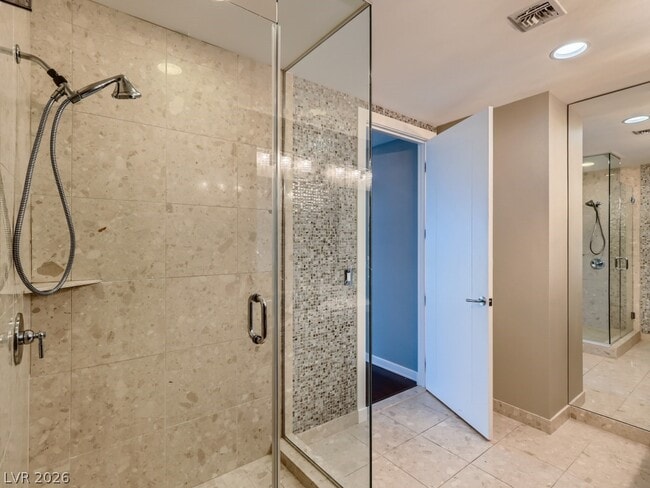 Building Photo - 4575 Dean Martin Dr