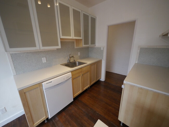 Building Photo - Sycamore