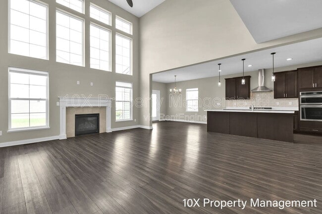 Building Photo - 592 Courtright Dr