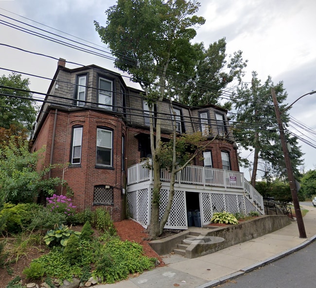 Building Photo - 38 Newton St