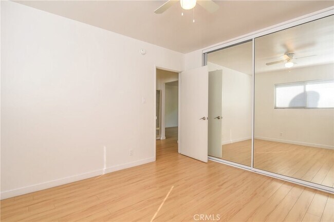 Building Photo - 11921 Goshen Ave