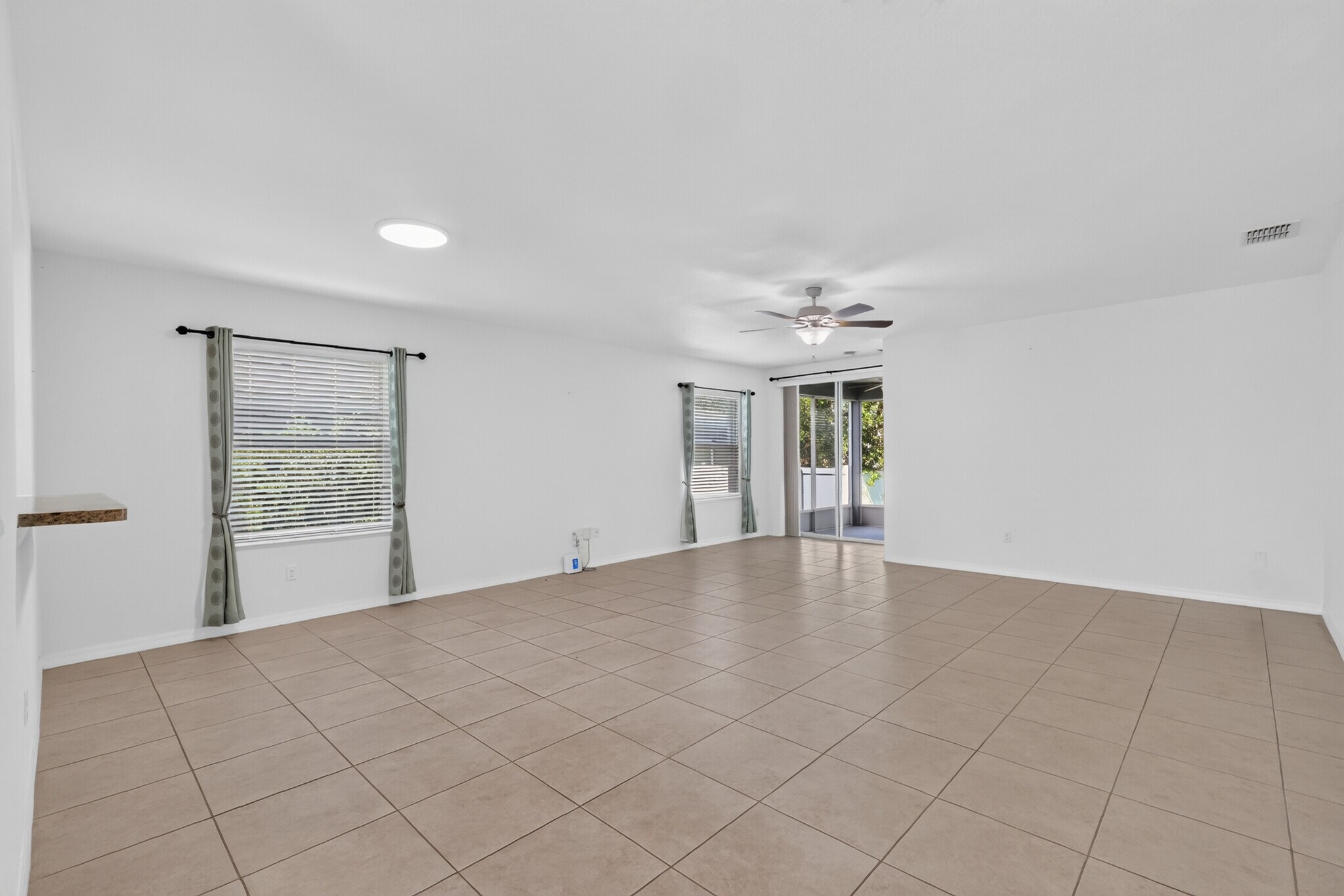 Building Photo - 345 Red Kite Dr