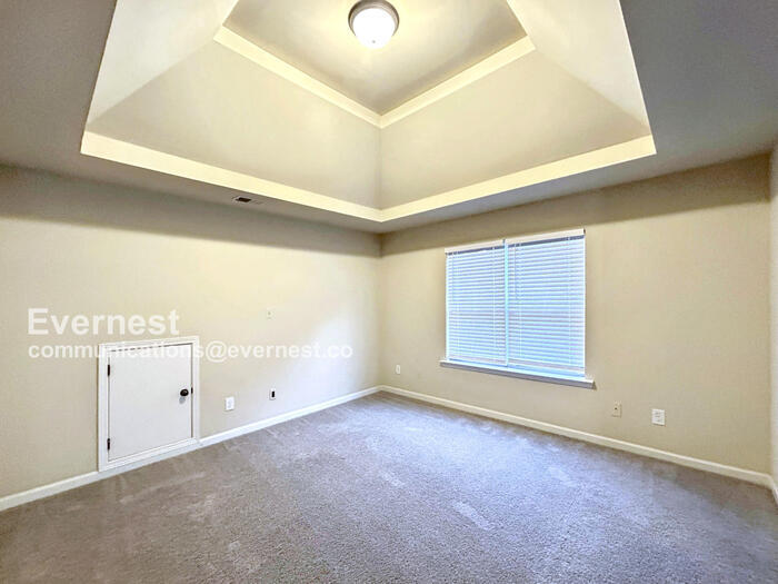 Building Photo - 350 Adverstone Ct