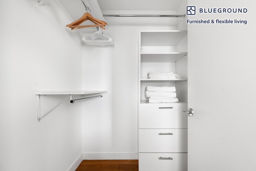 Building Photo - 1212 4th St SE