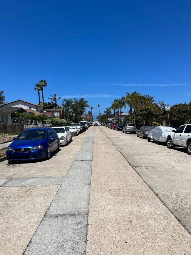 Building Photo - OB Beach House! 3 Bed 2.5 Bath A Block From the Water