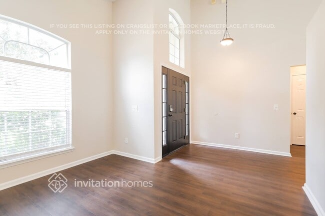 Building Photo - 203 Greenfield Dr