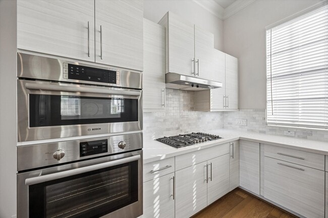 Building Photo - 9663 Kings Cross Station