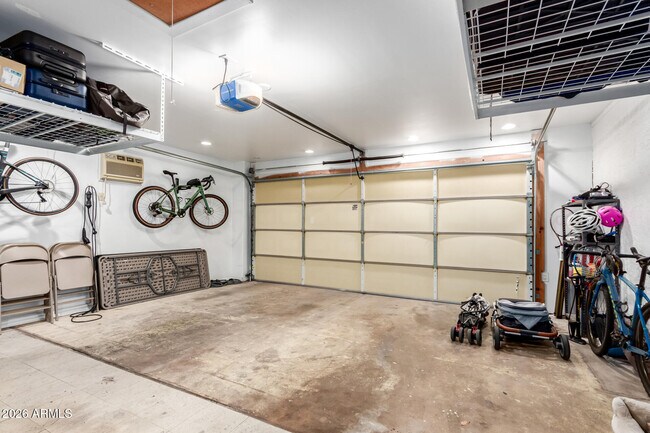 Building Photo - 3927 E Cortez St