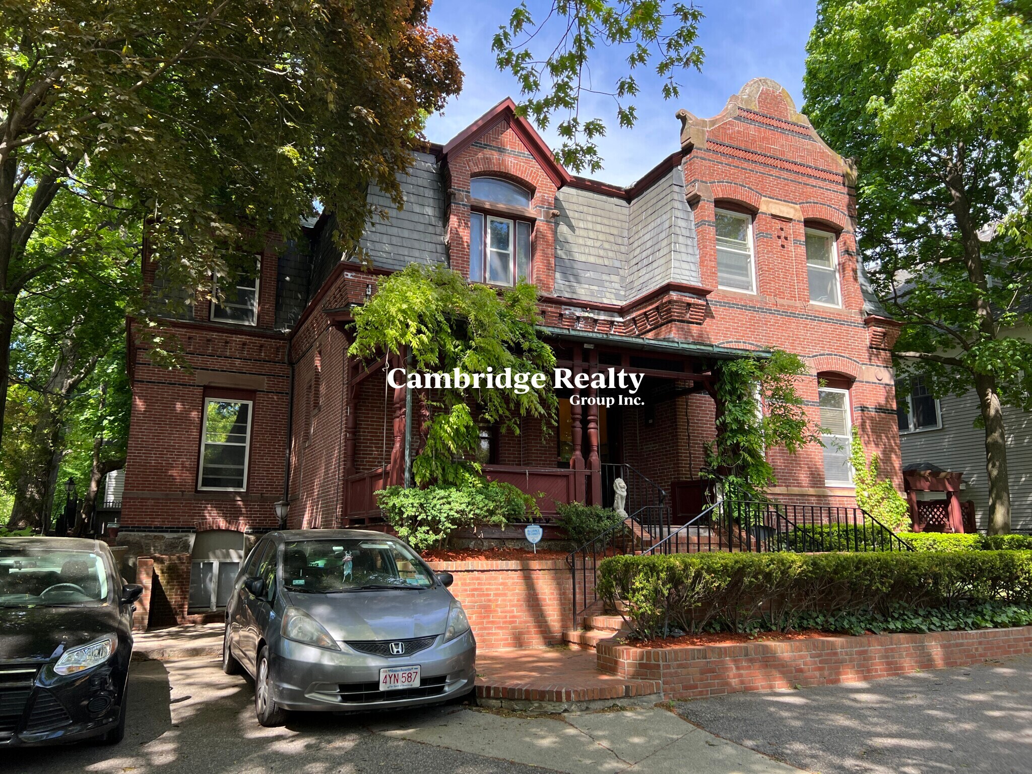 Building Photo - 174 Summer St
