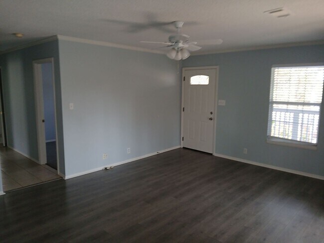 Building Photo - Charming Coastal Rental at Bald Point FL