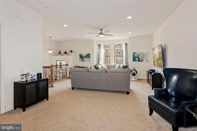 Building Photo - 944 Basswood Dr