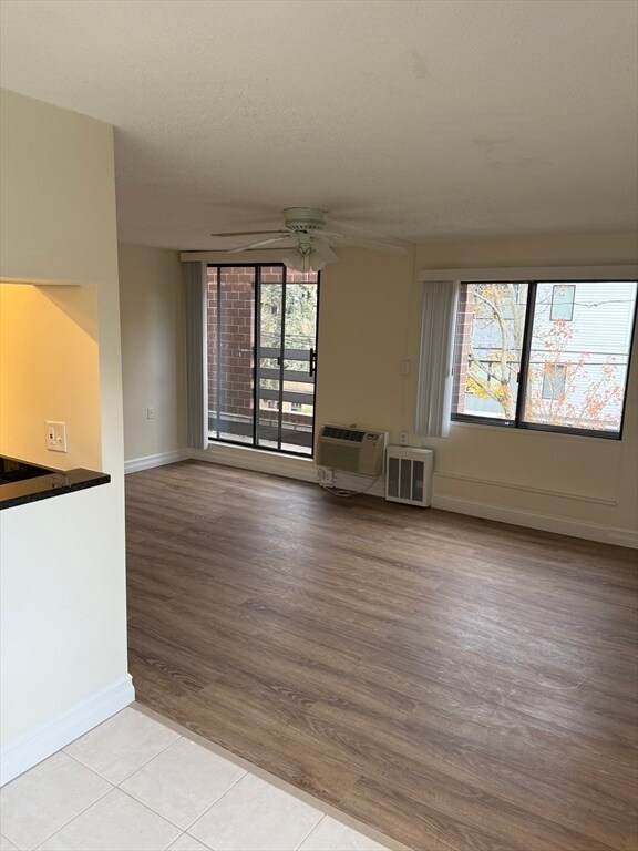 Building Photo - 112 Centre St