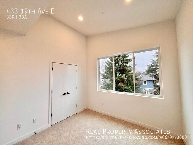 Building Photo - 433 19th Ave E