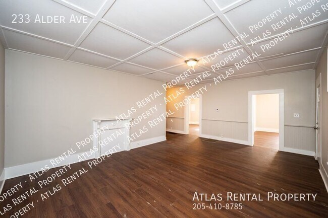 Building Photo - 233 Alder Ave