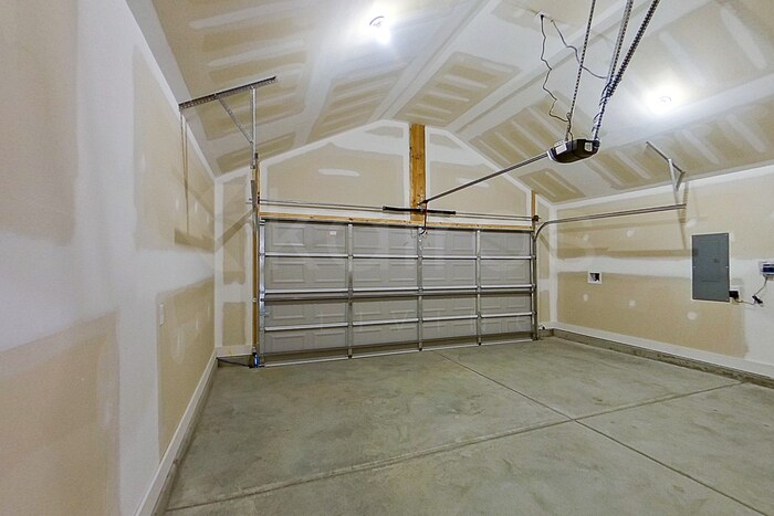 Building Photo - 116 Western Red Cedar Dr