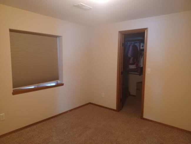 Building Photo - Must-see 4 bedrooms, 3 bath home in Harves...