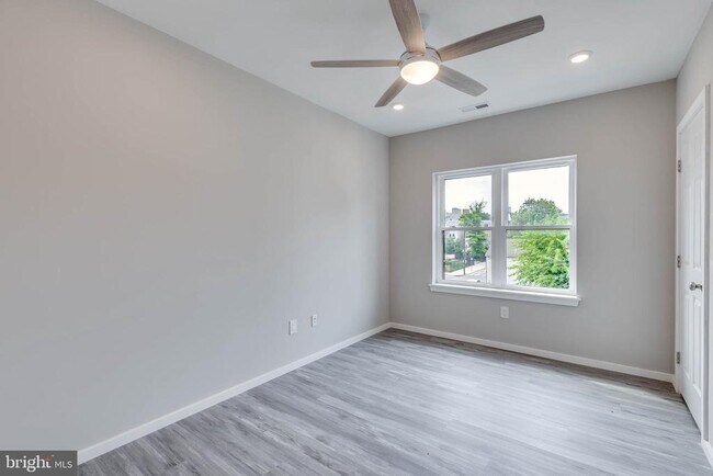 Building Photo - 1225 W Dauphin St