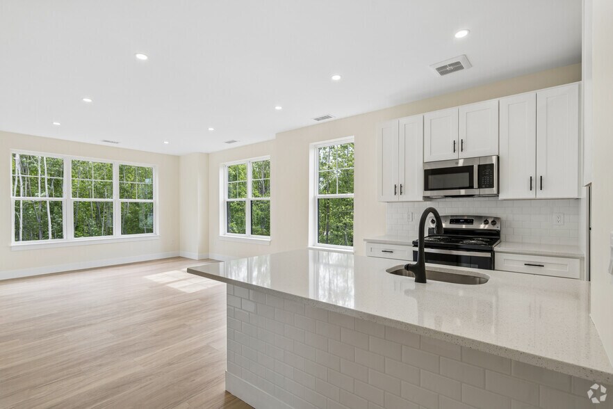 1BR, 1BA - 937SF - Kitchen and Living Room - East Road Apartments