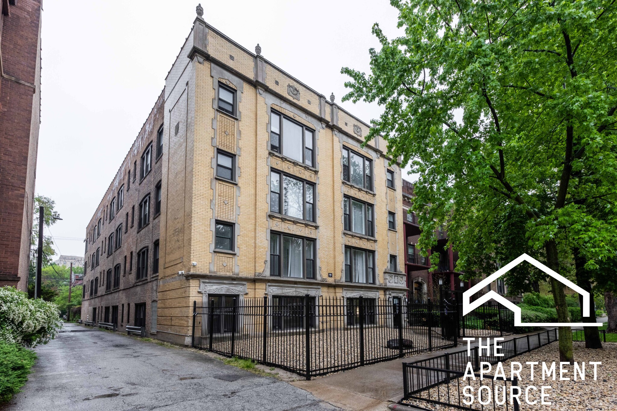 Building Photo - 5451 S Cornell Ave