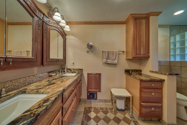Building Photo - 9 Juniper Ln