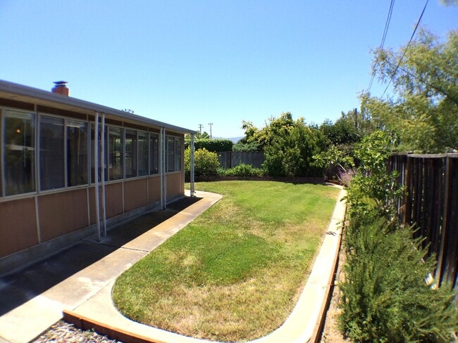 Building Photo - Beautiful 3bed/2ba house on Cul-de-sac. Great location with Cupertino Schools.