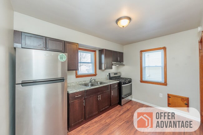 Building Photo - 3026 Torrington Ave