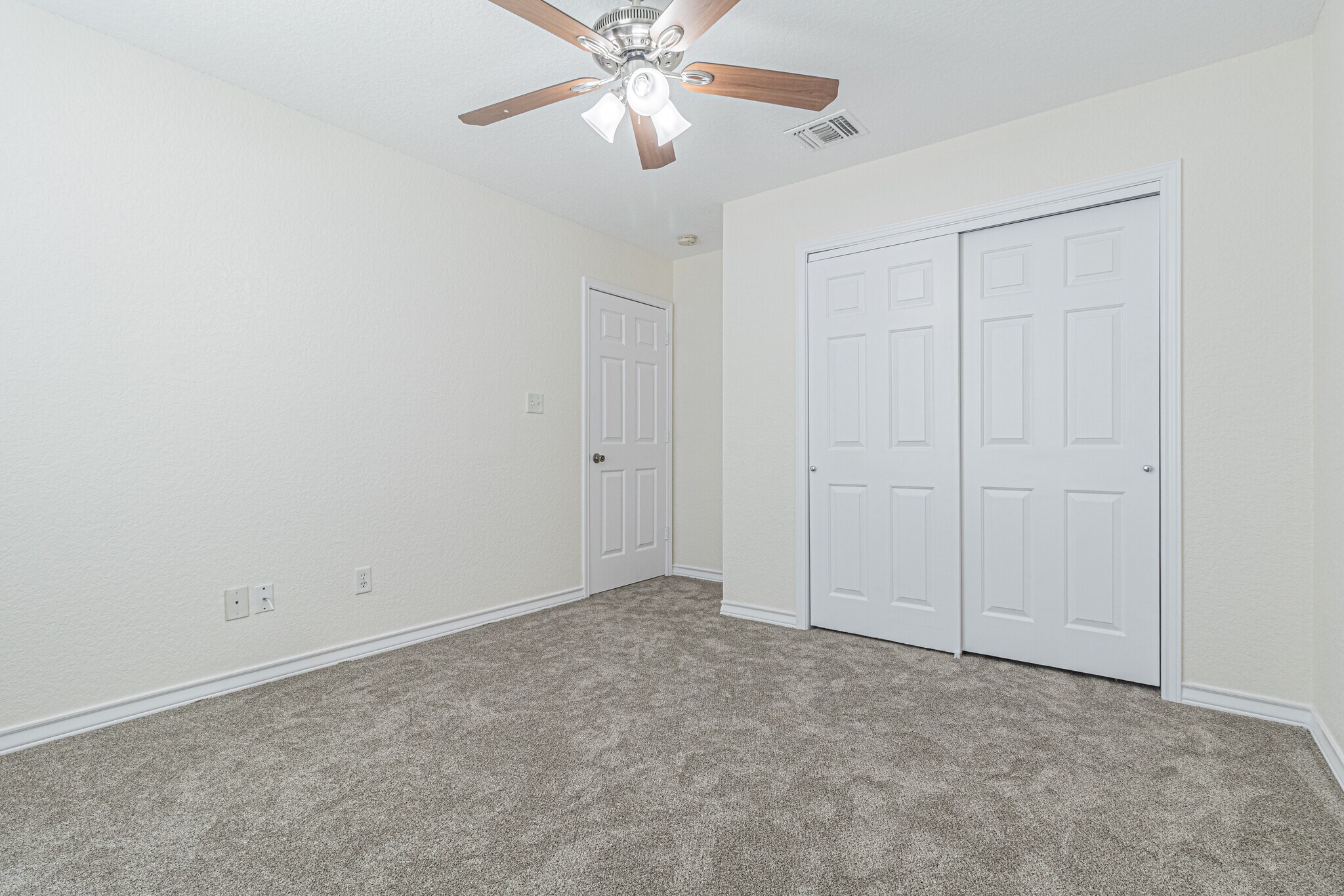 Building Photo - 11427 Creek Eagle