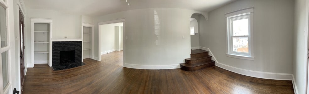 Building Photo - 306 W Freedley St