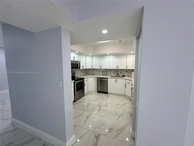 Building Photo - 17425 NW 75th Pl