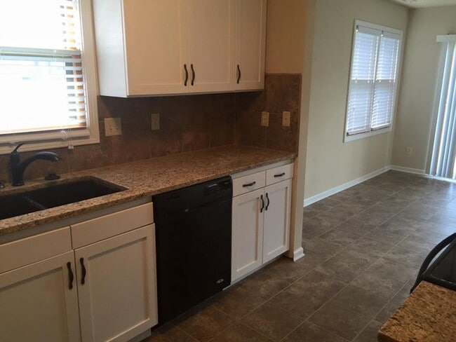 Building Photo - Updated 3 bed 2 bath with 2 car garage and a pool!