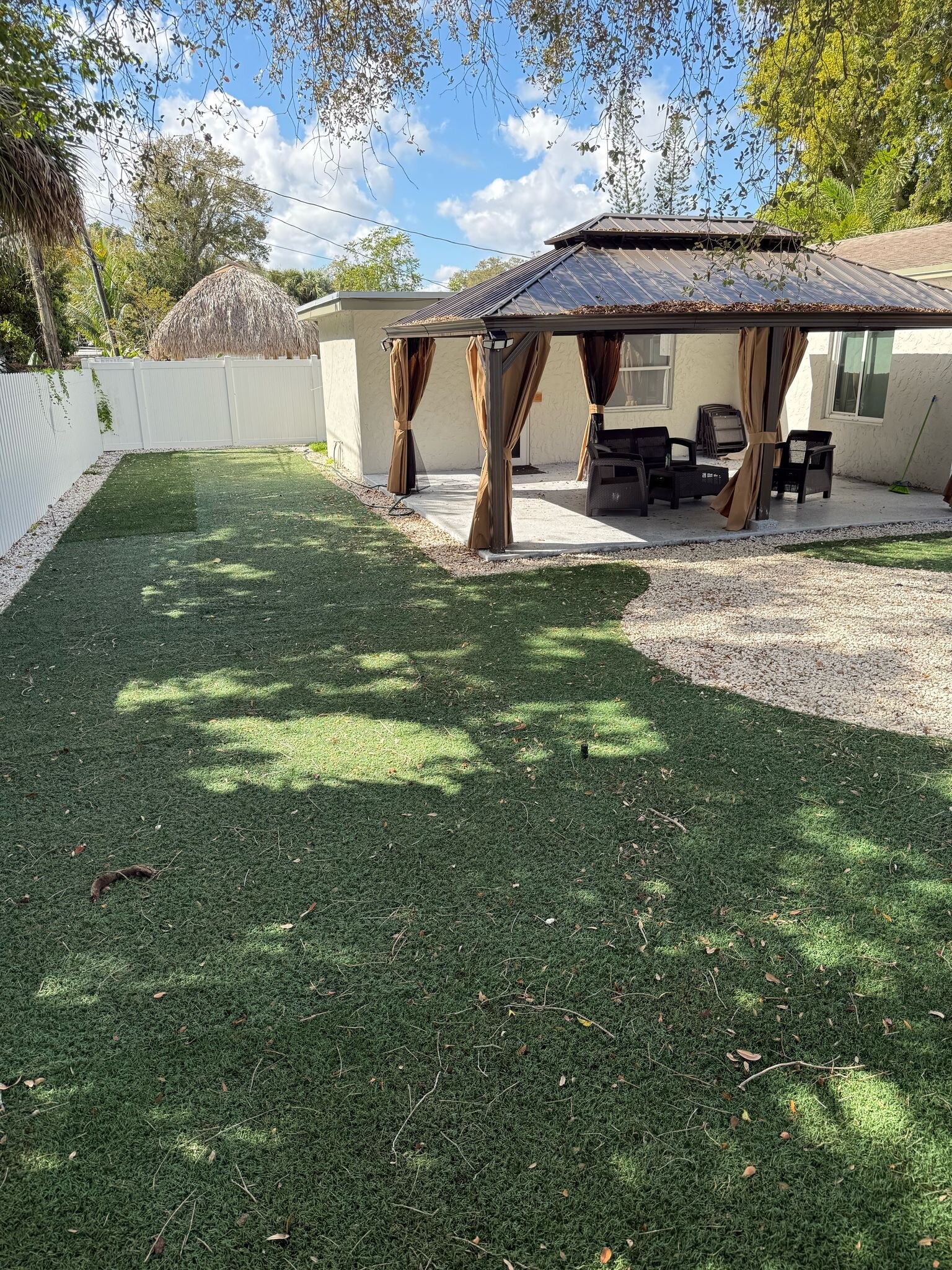 Patio - Large outdoor space - 1270 SW 29th St