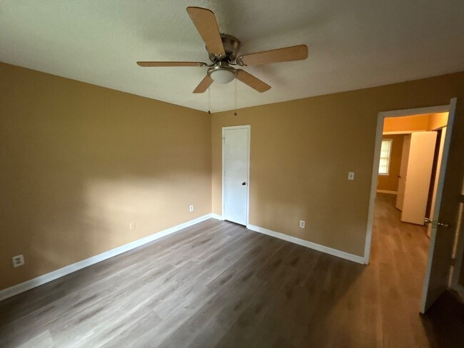 Building Photo - 109 Fairhaven Ct