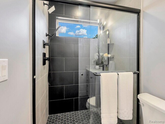 Building Photo - 741 Smart Town Dr