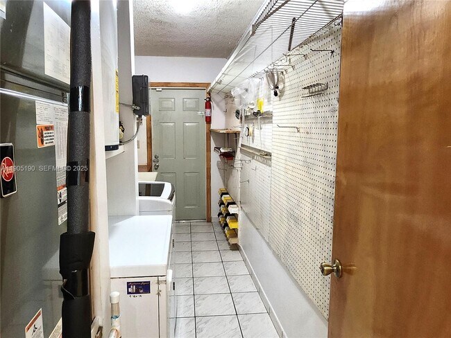 Building Photo - 2231 SW 14th St