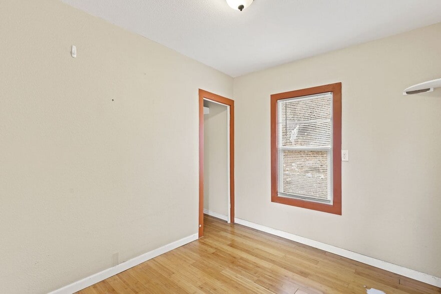 Building Photo - 811 Shoshone Pl