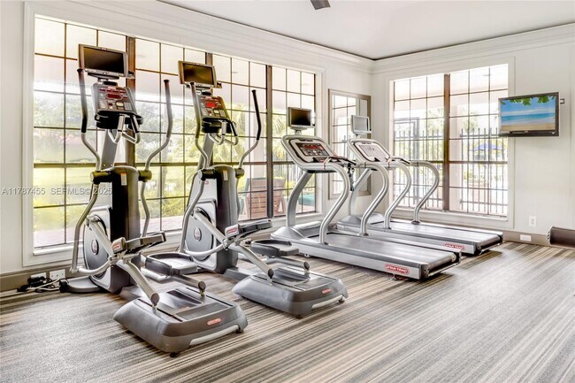 Building Photo - 6503 N Military Trl