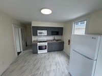 Building Photo - 79 Struyk Ave