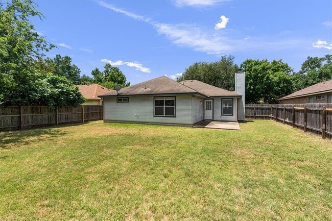 Building Photo - 1404 River Oak Dr